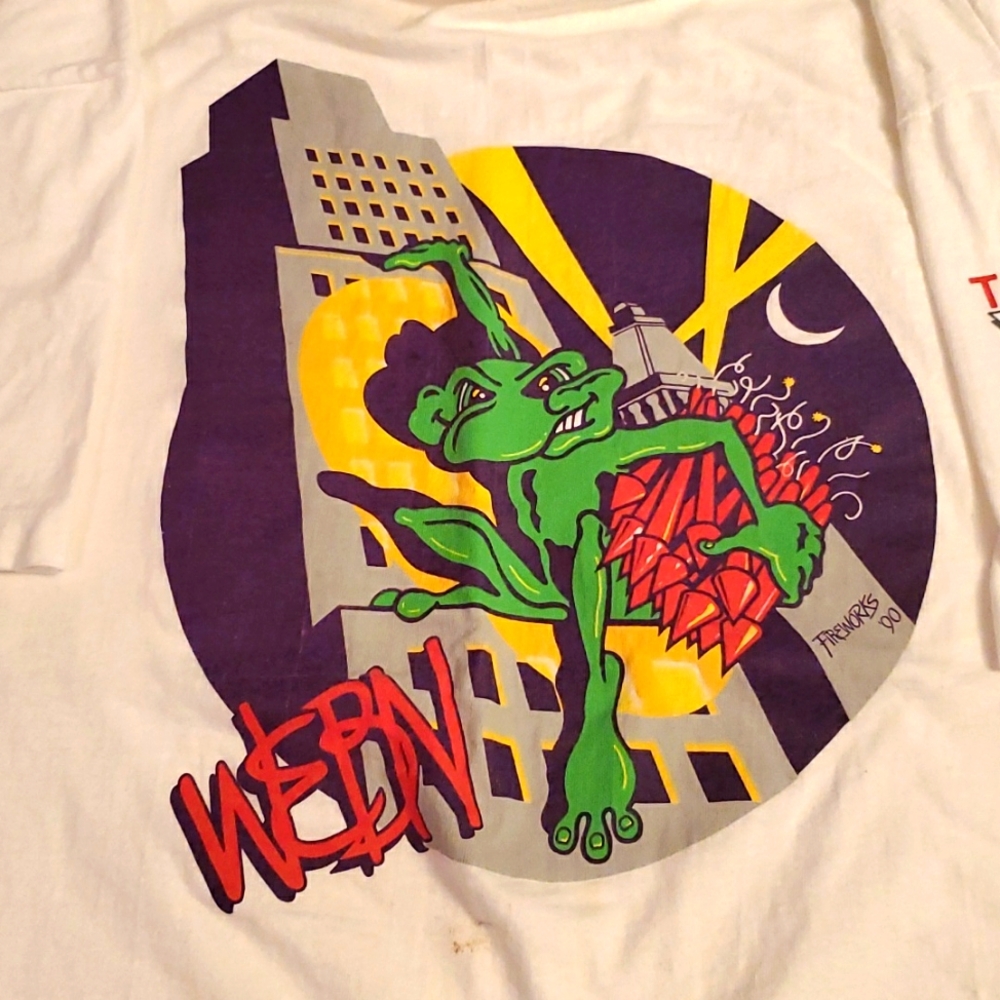 Vintage 1990 Toyota WEBN fireworks T shirt.
